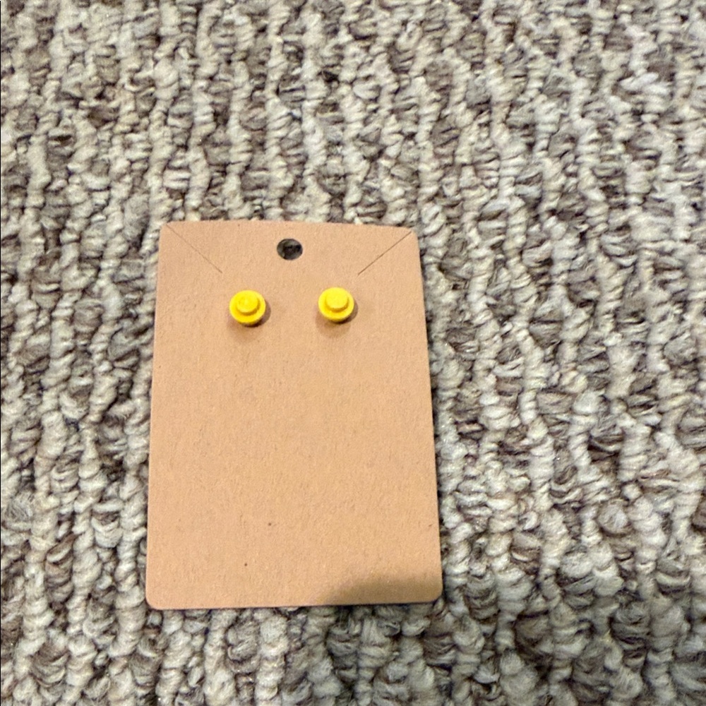 🧸5 for $15🧸Lego recycled yellow earrings